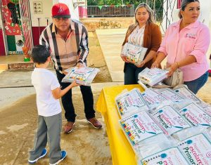 ENTREGA DE ÚTILES ESCOLARES PARA EL NUEVO CICLO ESCOLAR